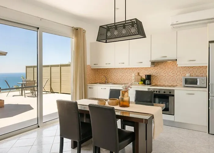 Вилла George By Select